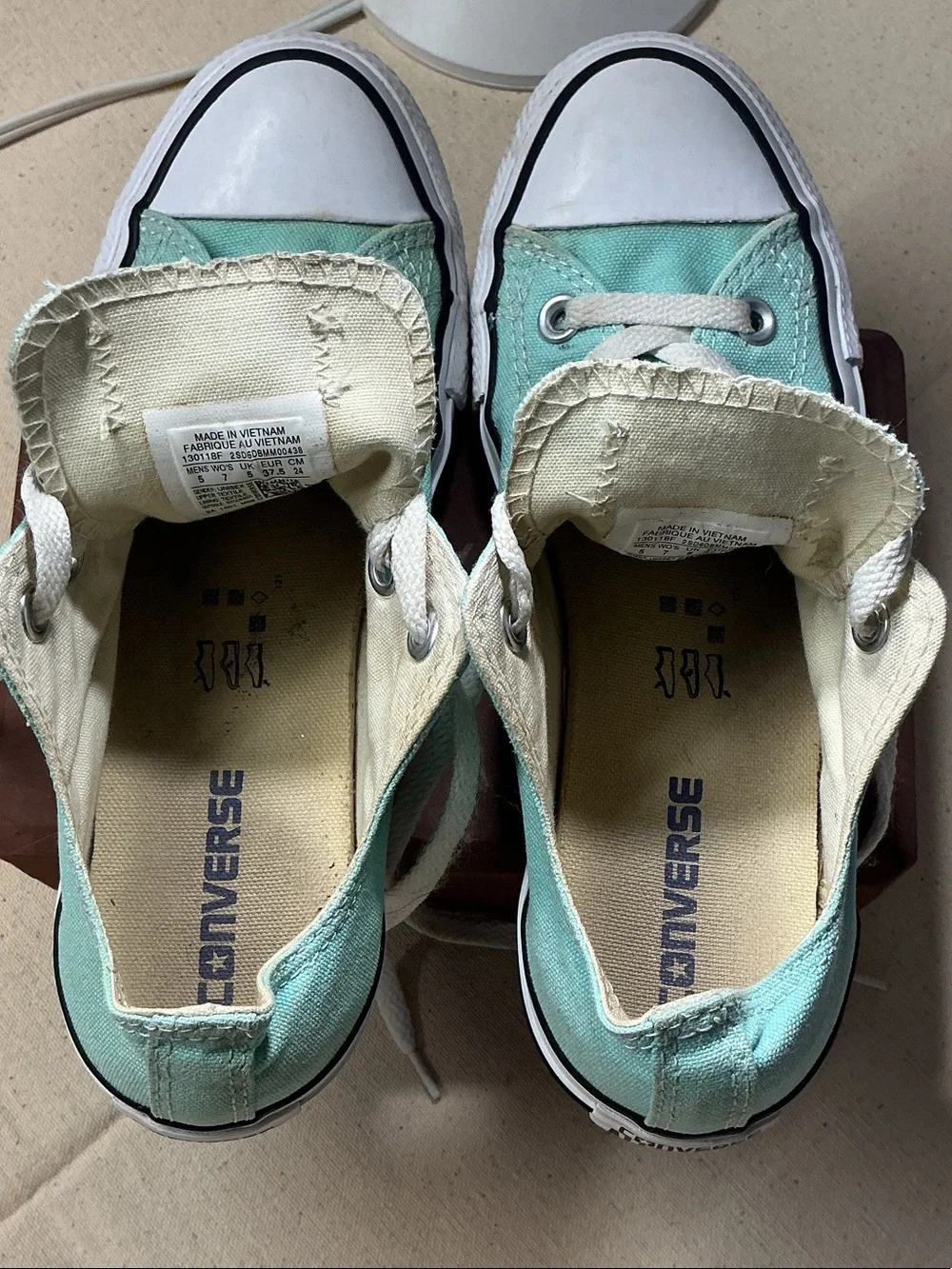 Converse Kids Low-Top Canvas Sneakers in Mint and White size 5
